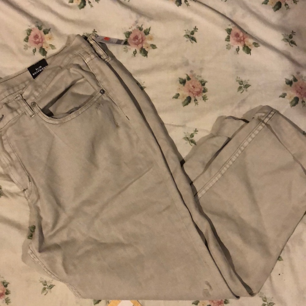 Cream/gray BDG slim boyfriend jeans